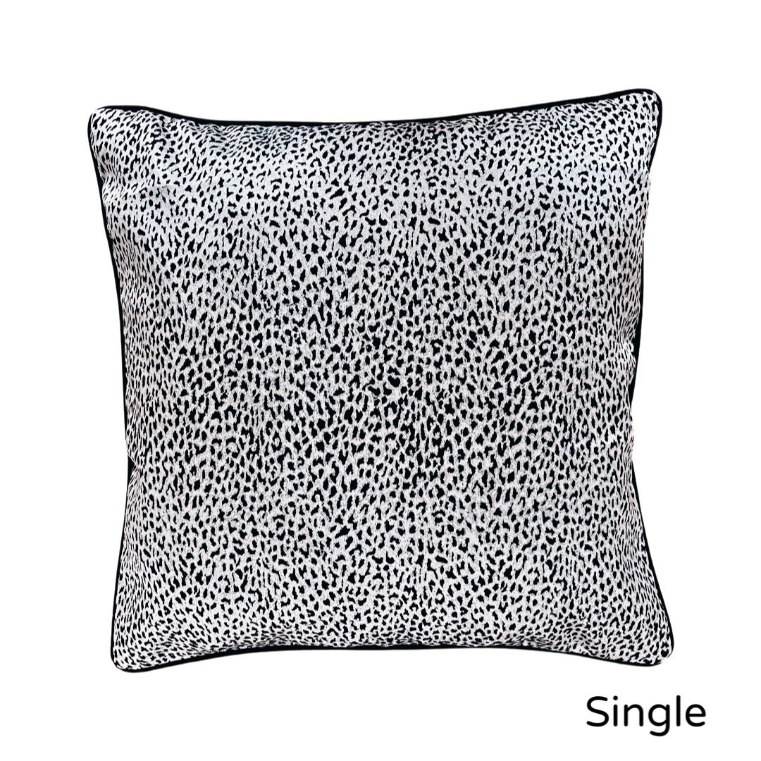 Cheetah Catie - Throw Pillow Cover
